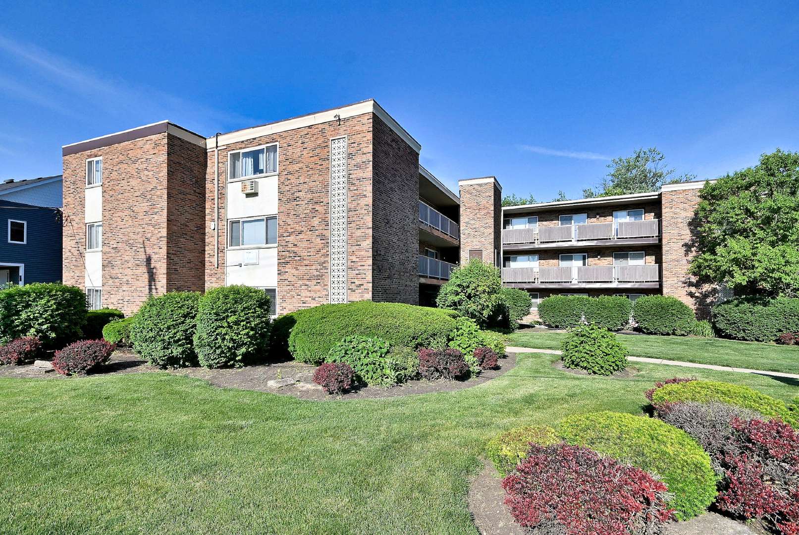 600 S York ST #3E, Elmhurst, IL 60126