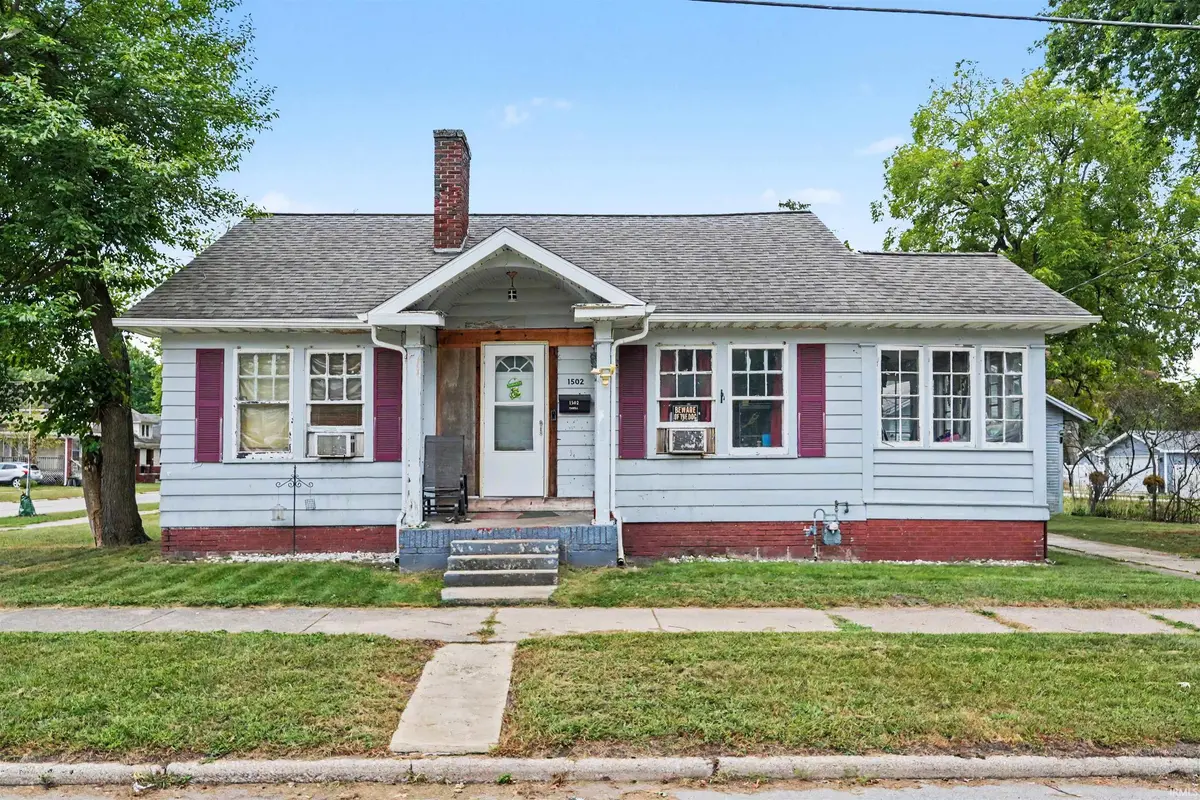 1502 W 8Th ST, Michigan City, IN 46360-3825
