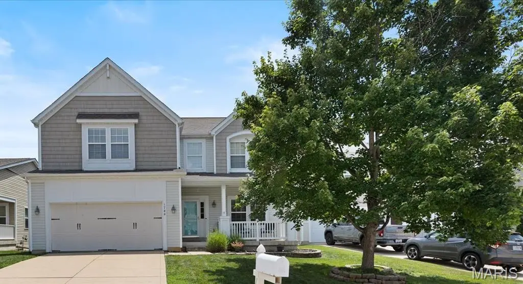 1744 Briarmanor DR, Lake St Louis, MO 63367