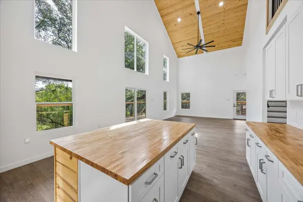 34 Pleasant Valley DR, Wimberley, TX 78676