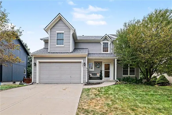 13751 W 158th ST, Olathe, KS 66062