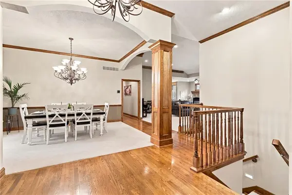 8615 NW Baker Road CIR, Kansas City, MO 64153