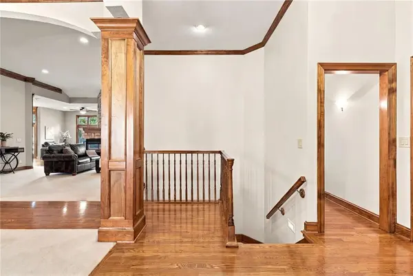 8615 NW Baker Road CIR, Kansas City, MO 64153