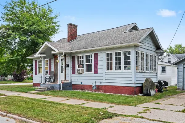 1502 W 8Th ST, Michigan City, IN 46360-3825