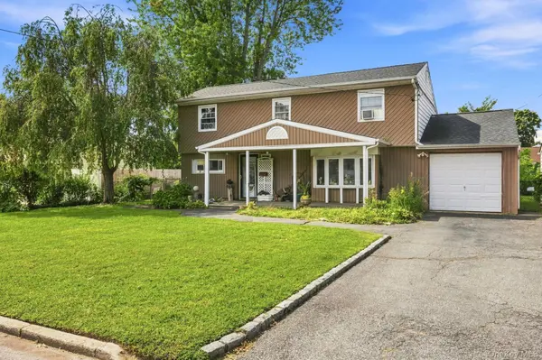 240 W 10th ST, Deer Park, NY 11729
