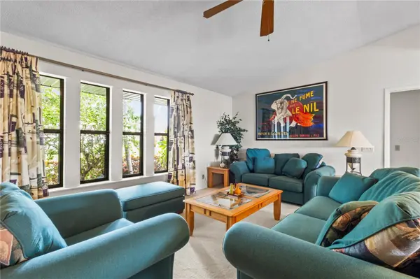 4612 CORAL LAKE DR, Bradenton, FL 34210