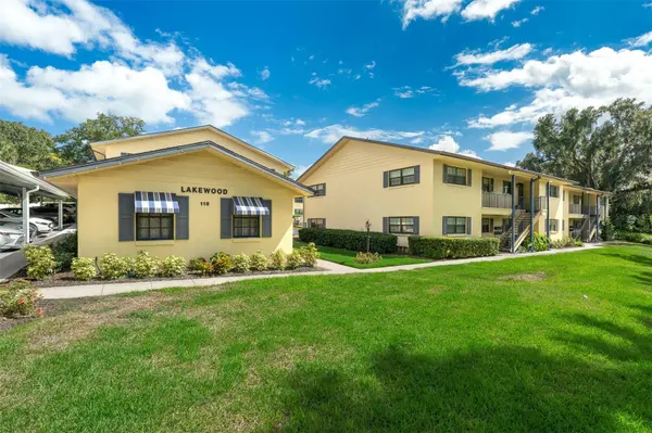 110 N TREMAIN ST #209, Mount Dora, FL 32757