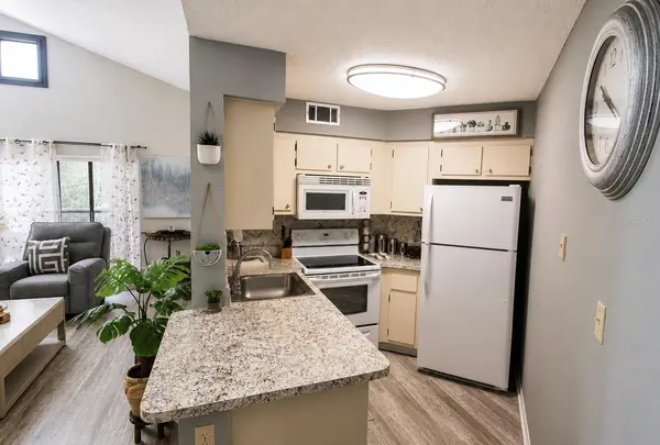 3712 SOUTHPOINTE DR #U6, Orlando, FL 32822