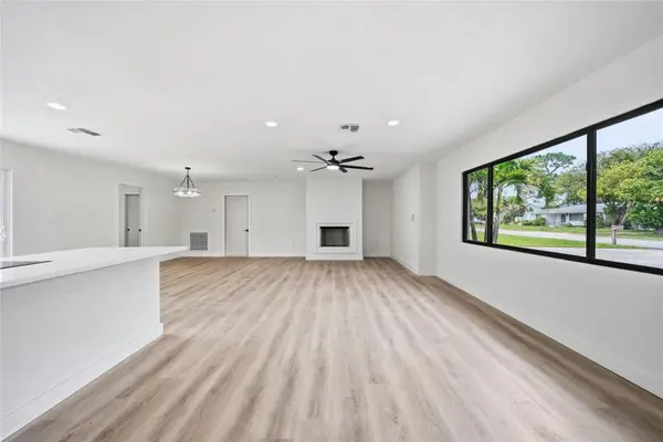 815 POINSETTIA AVE, Tarpon Springs, FL 34689