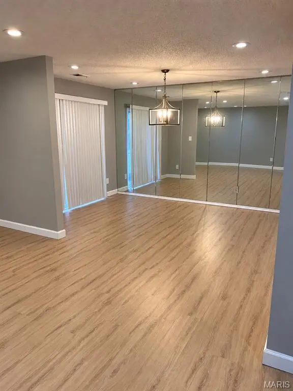 3701 Candlewyck Club DR #A, Florissant, MO 63034