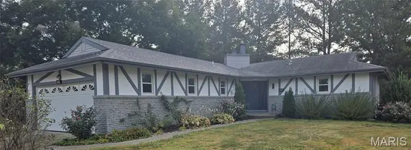 266 Savoy DR, Lake St Louis, MO 63367