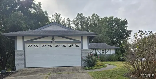 266 Savoy DR, Lake St Louis, MO 63367