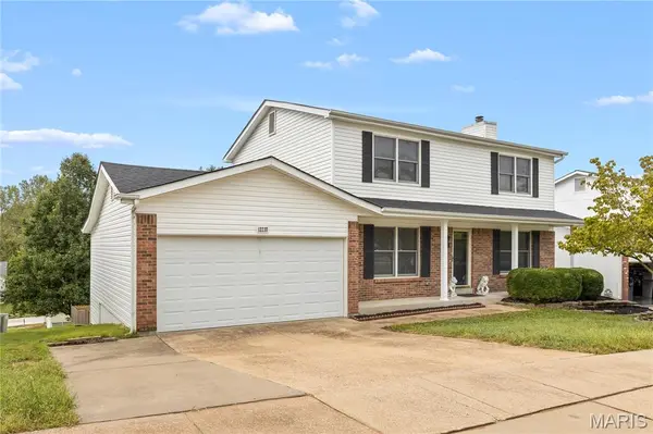 12237 Glenpark DR, Maryland Heights, MO 63043