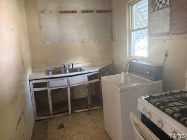 9501 Kirchner AVE, St Louis, MO 63125