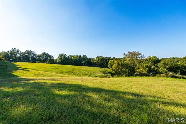 537 Morber Rd., Ava, IL 62907