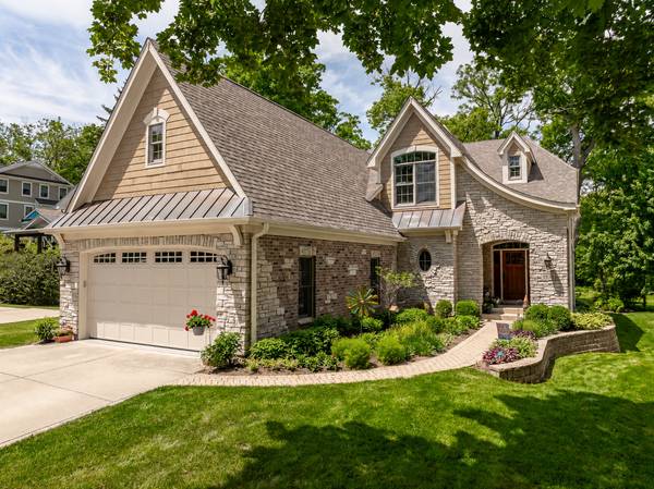 5536 Middaugh AVE, Downers Grove, IL 60516