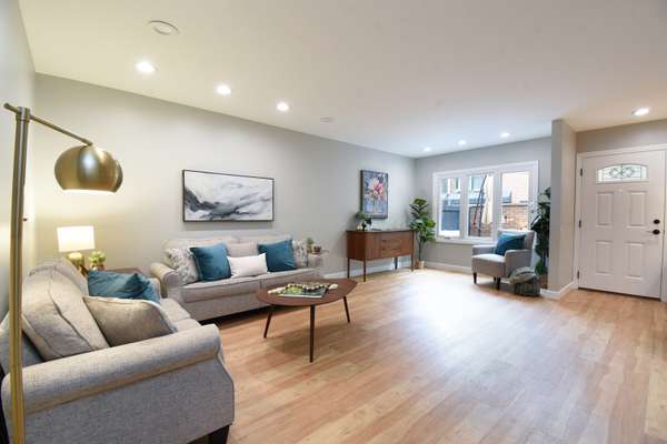 319 N Oak Park AVE #C, Oak Park, IL 60302