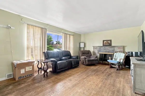 2700 Sarah ST, Franklin Park, IL 60131