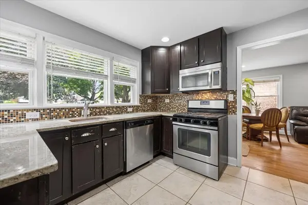 2416 Nathaniel PL, Evanston, IL 60202