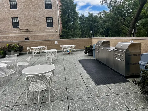 2400 N Lakeview AVE #1007, Chicago, IL 60614