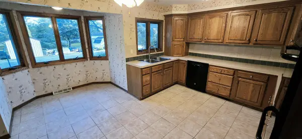 1766 Oak DR, Charles City, IA 50616