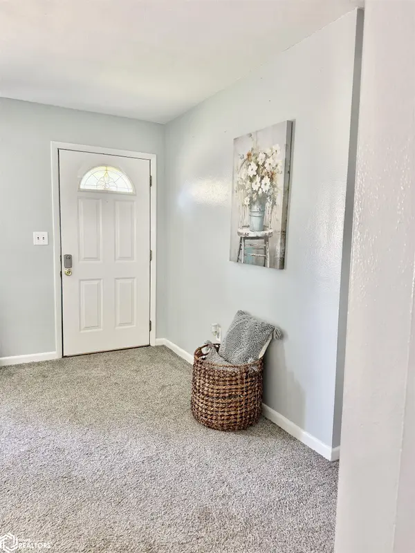 1106 10th Ave E, Oskaloosa, IA 52577