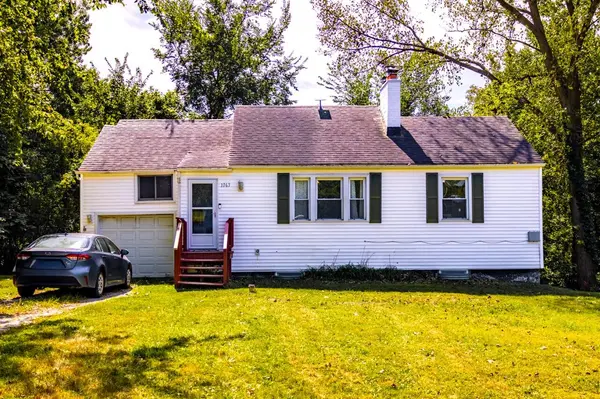 1063 Frontage RD, Chesterton, IN 46304