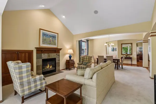 7762 Vasserman PL, Chanhassen, MN 55317