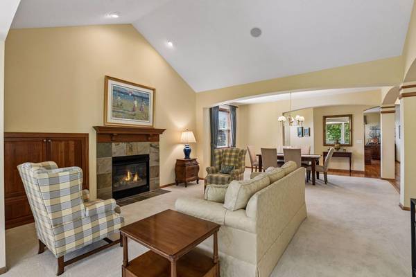 7762 Vasserman PL, Chanhassen, MN 55317