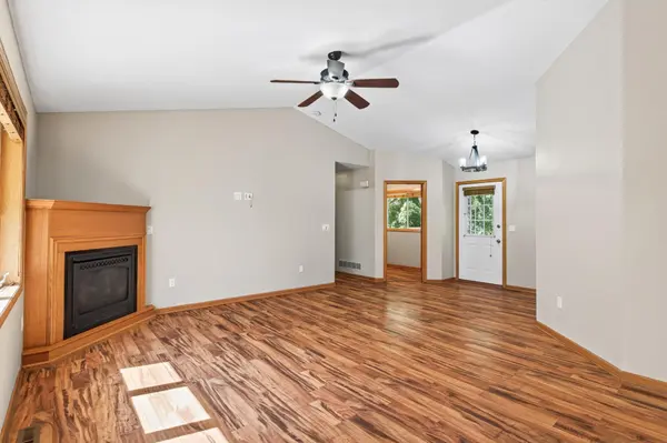 600 142nd AVE NW, Andover, MN 55304
