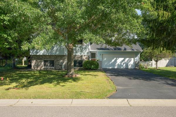 9441 Hames AVE S, Cottage Grove, MN 55016