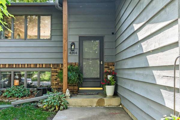 4204 1st ST NW, Rochester, MN 55901