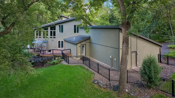 16 Timberglade RD, Bloomington, MN 55437