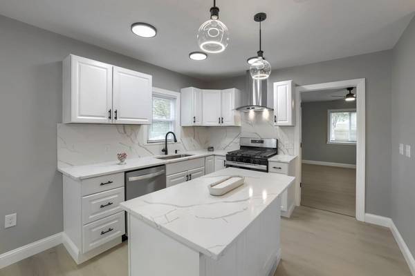 1979 Stillwater AVE E, Saint Paul, MN 55119