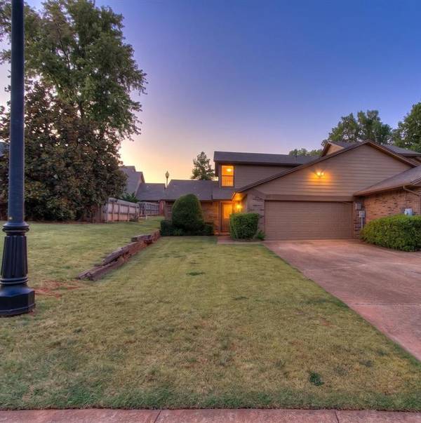 105 Woodbridge CIR, Edmond, OK 73012