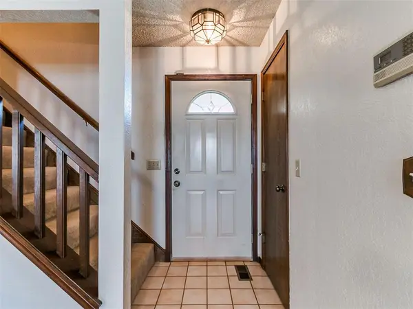 105 Woodbridge CIR, Edmond, OK 73012