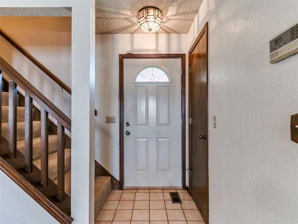 105 Woodbridge CIR, Edmond, OK 73012