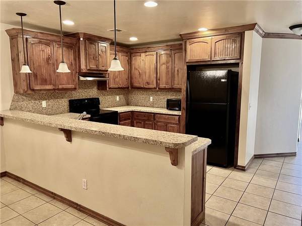 1408 N Lark ST, Weatherford, OK 73096