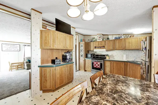 271 W MAIN ST, Mishicot, WI 54228
