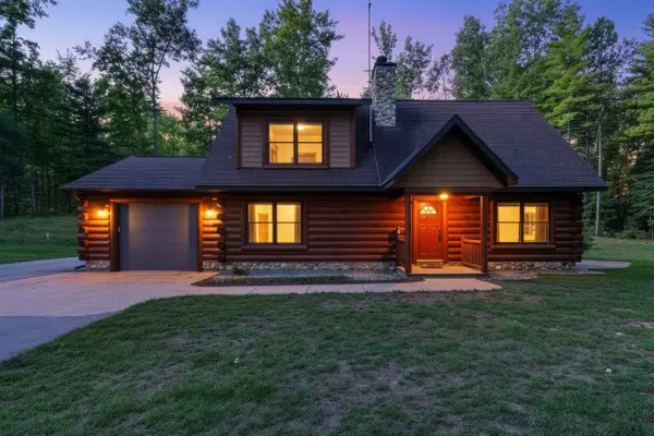 N11909 MENOMINEE SHORES DR, Wausaukee, WI 54177
