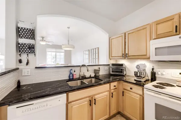 5255 Memphis ST #319, Denver, CO 80239