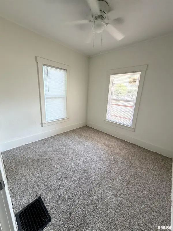 502 S HILL ST, Marion, IL 62959