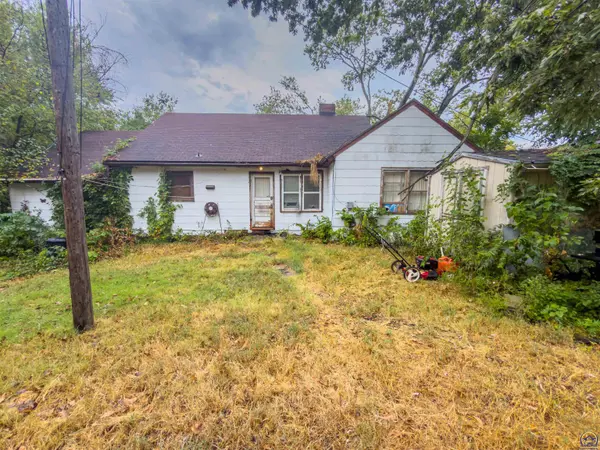 2116 SW Harrison ST, Topeka, KS 66611