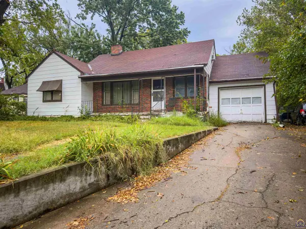 2116 SW Harrison ST, Topeka, KS 66611