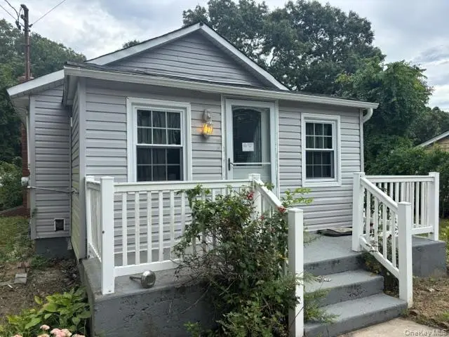 253 Railroad AVE, Center Moriches, NY 11934