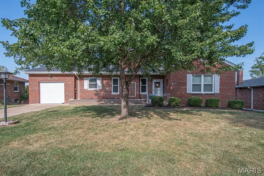5118 Kingwood DR, St Louis, MO 63123