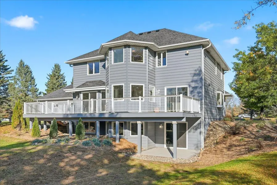 786 Harlar CIR, Hudson, WI 54016