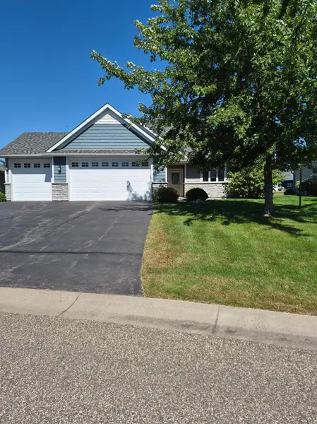 25423 Heims Lake CIR, Wyoming, MN 55092