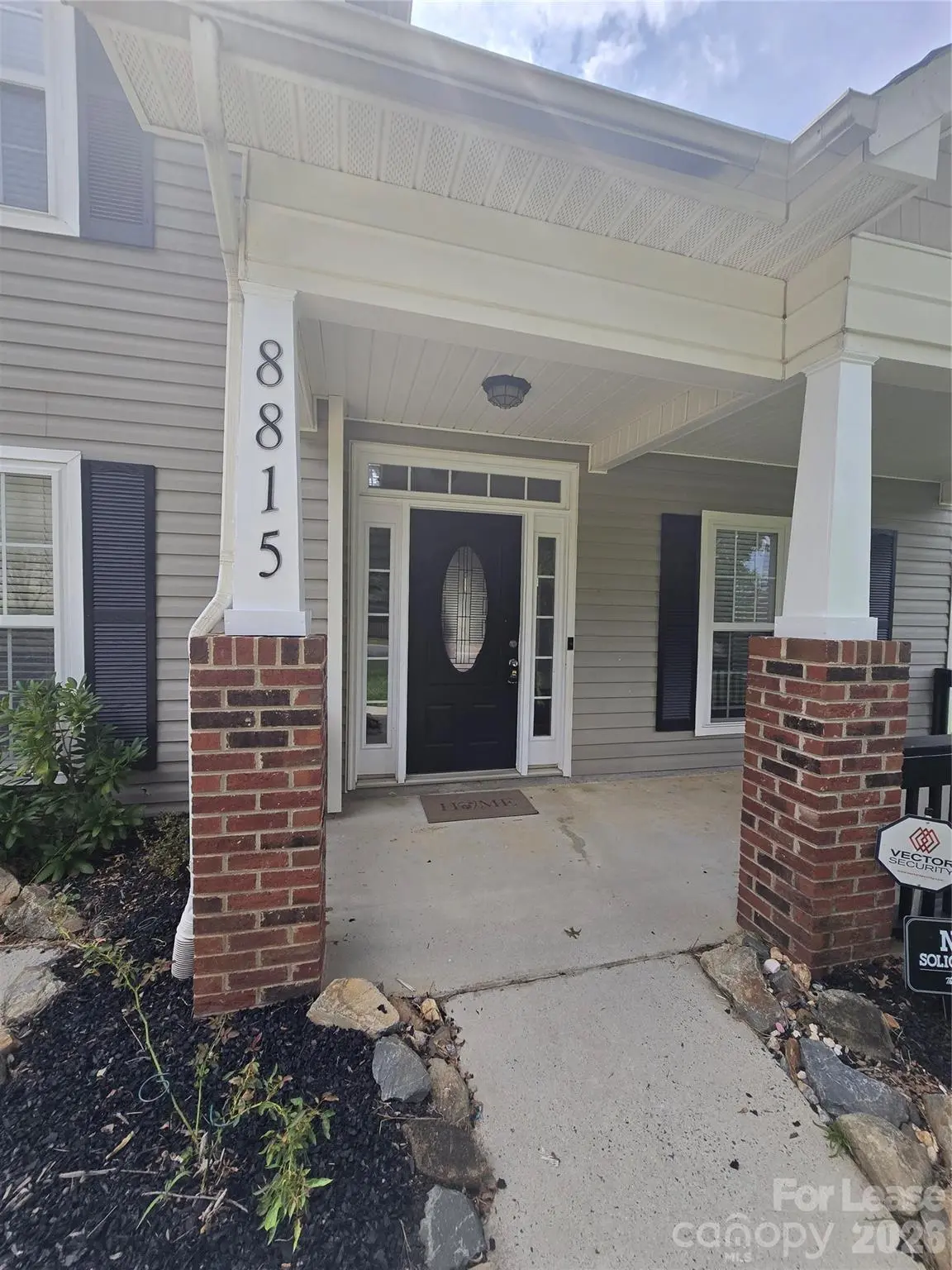 8815 Korniv DR, Charlotte, NC 28216