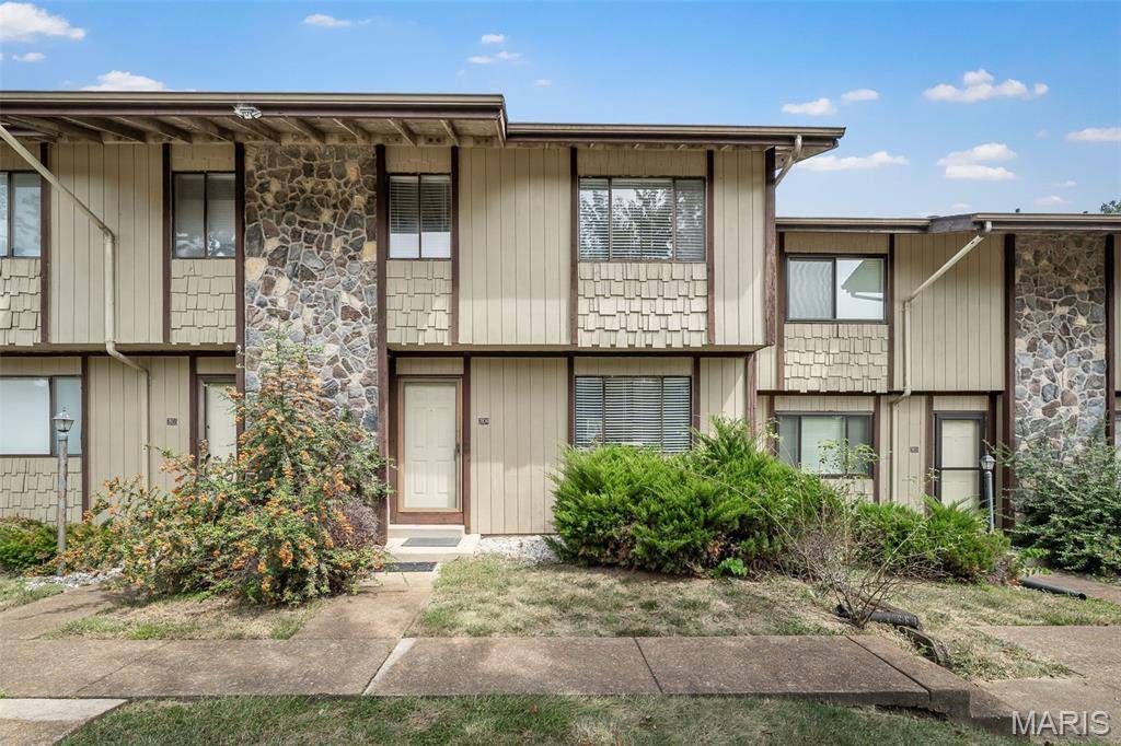 2804 Savoy DR #2804, Lake St Louis, MO 63367